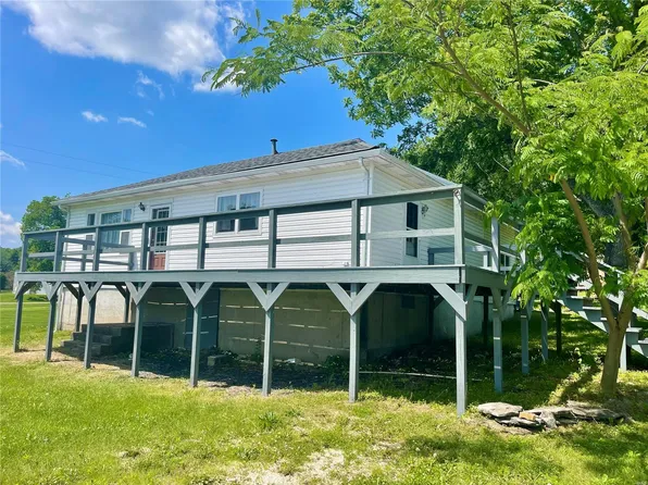638 N Broadway, Kampsville, IL 62053
