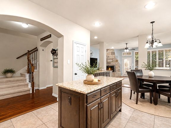 4th image of 8221 Bayberry Ave