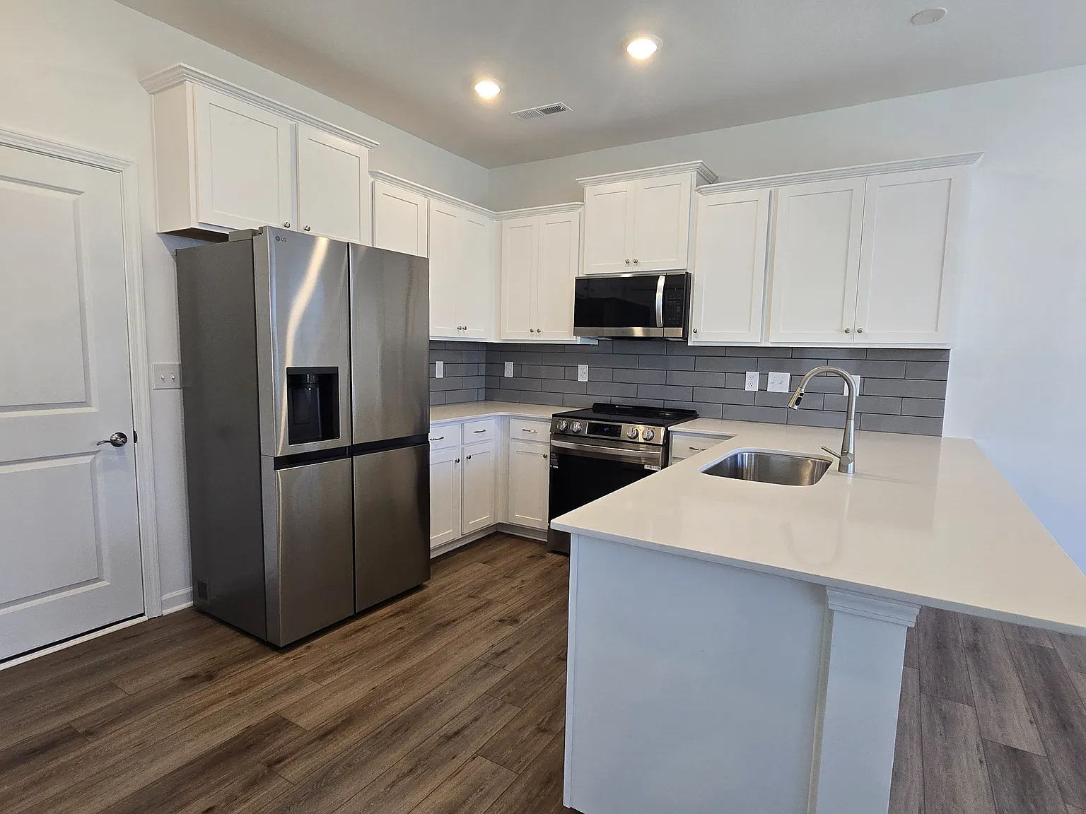 5525 Hydrangea Street - 1 — Photo 4