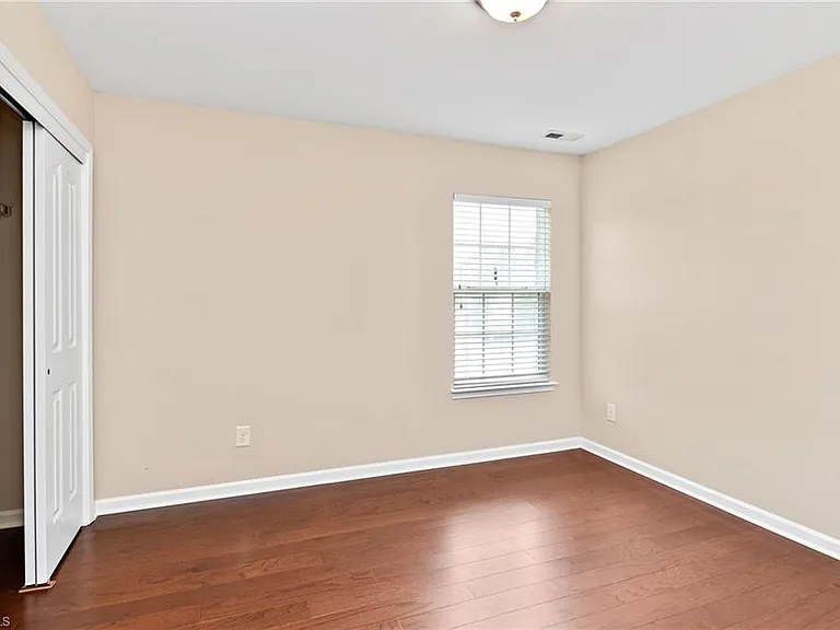 2611 Leighswood Dr — Photo 18