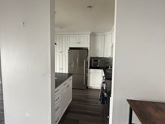 5th image of 643 S Prospect Ave Unit 104