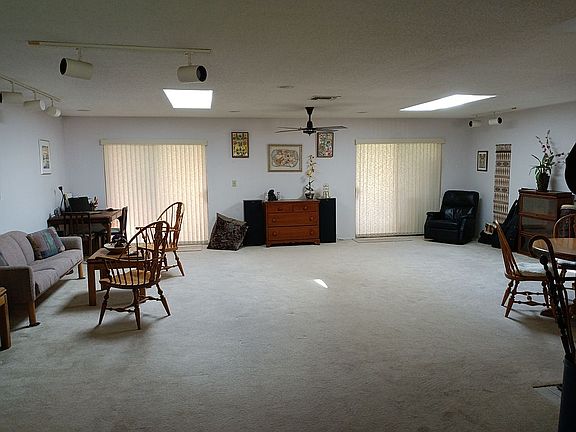 4th image of 10436 Kingbrook Ln