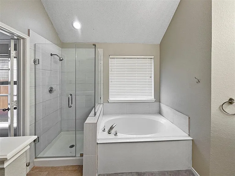 10701 Birmingham Dr — Photo 17