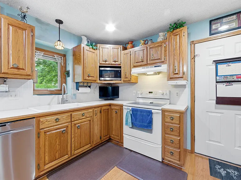 1715 N Stony Point — Photo 8
