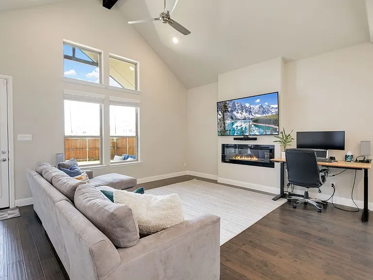6842 Gavin Dr — Photo 8