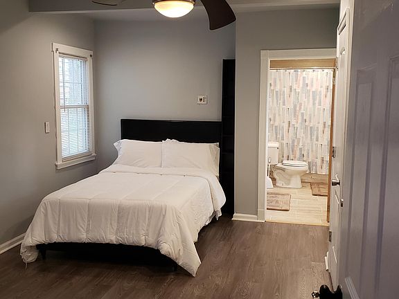 5th image of 624 Grove Ave #1C