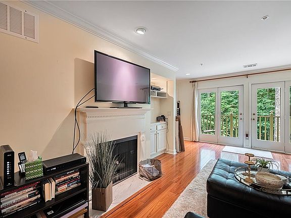 4th image of 28111 Plantation Dr NE