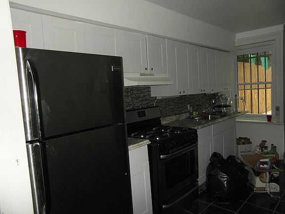 3rd image of 295 Jefferson Ave