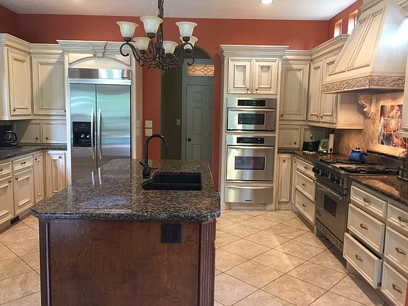 Granite kitchen-Viking range