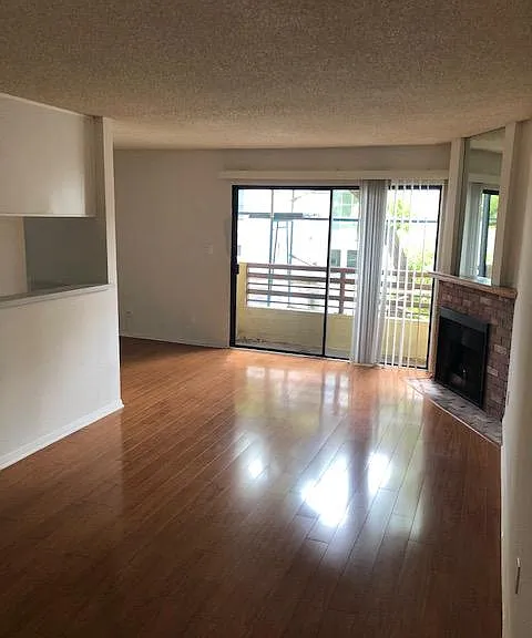 The Courtyard Apartments — Photo 13