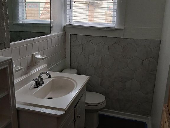 4th image of 522 W Lee Ave #2