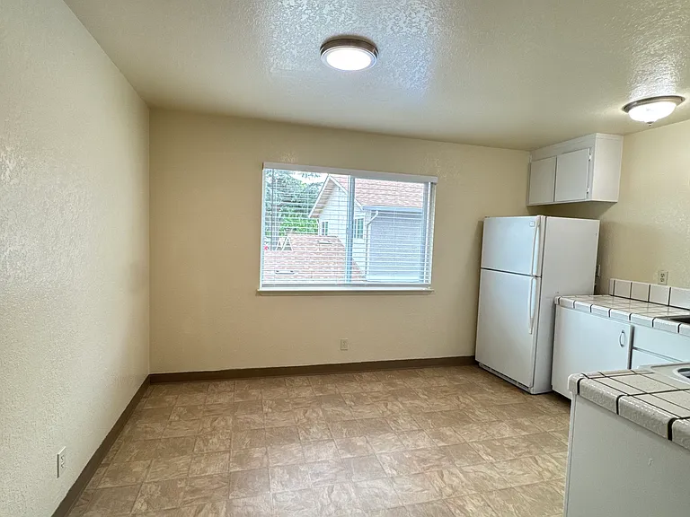 7205 East St — Photo 4