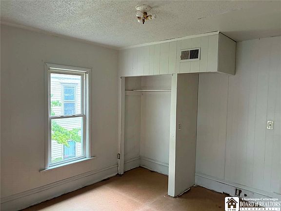 4th image of 311 W Main St