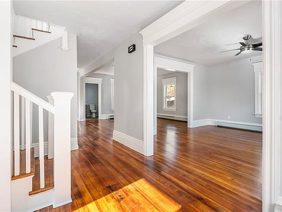 5th image of 371 West Ave