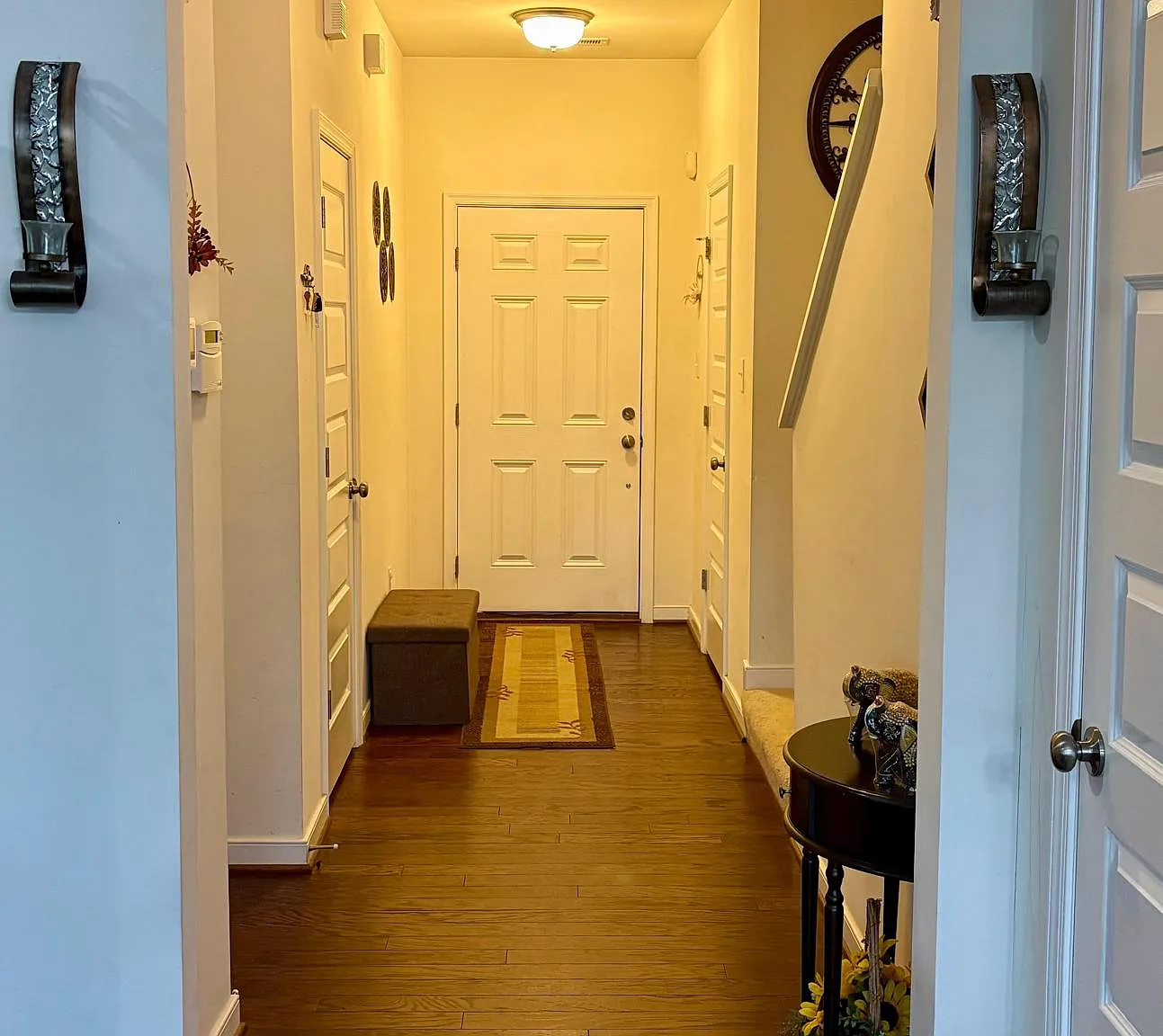 4 bed, 3.5 bath, 2439 sqft, $3,099 — Photo 2