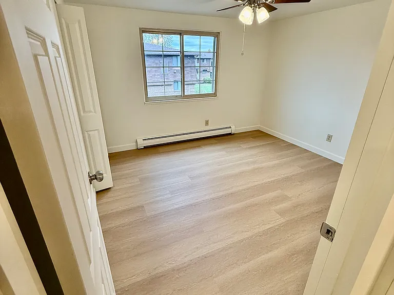 3976 Ridge Lea Rd #B — Photo 12