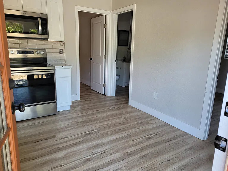 125 Orange Ave #B — Photo 4