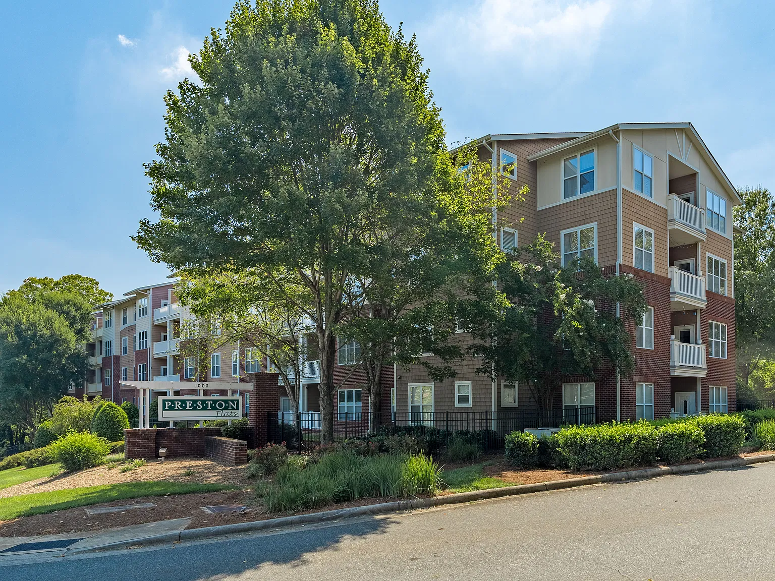 2 bed, 1210 sqft, $1,850 — Photo 2