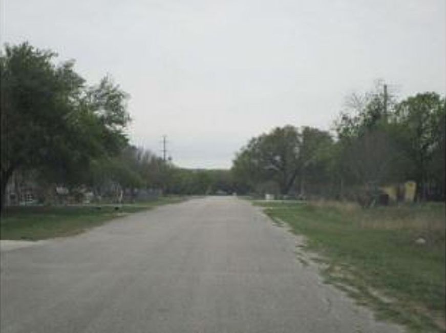 Exterior Neighborhood (street photo)