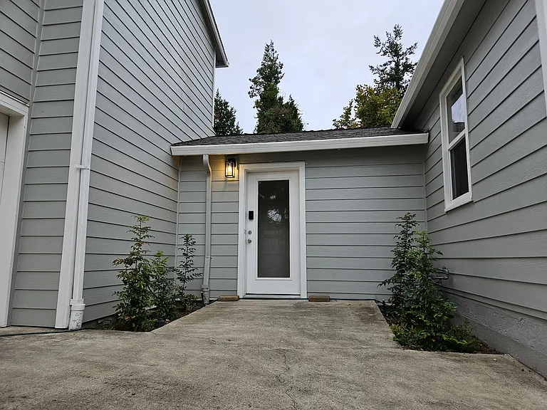 13235 SE Oatfield Rd — Photo 32