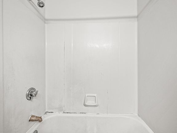 5th image of 345 Oakland St #39