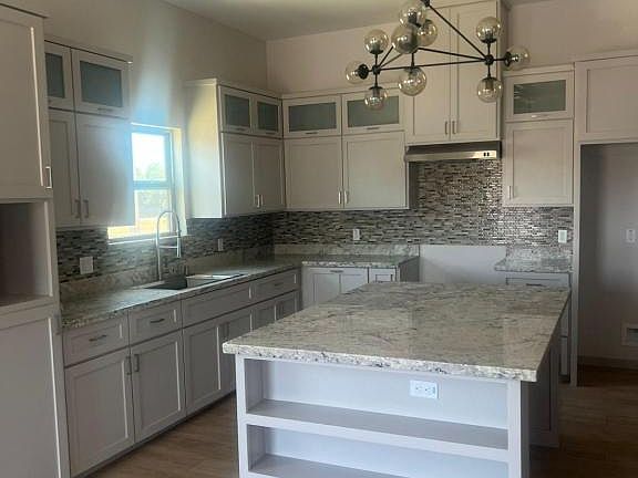 5th image of 2937 Allen Dr