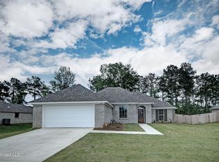110 Rotherfield Pl, Canton, MS 39046