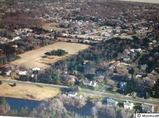 633 Brookside Dr, Toms River, NJ