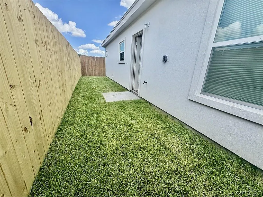 3 bed, 2.0 bath, 1118 sqft, $1,225 — Photo 3
