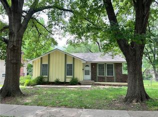 11922 Smalley Ave, Grandview, MO 64030