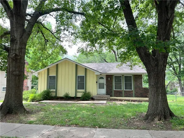 11922 Smalley Ave, Grandview, MO 64030