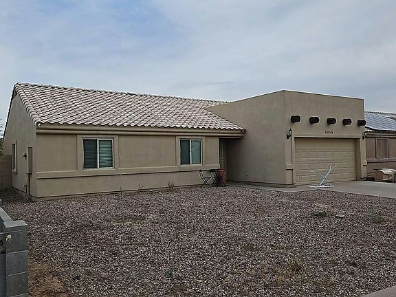 3rd image of 8946 W Pineveta Dr