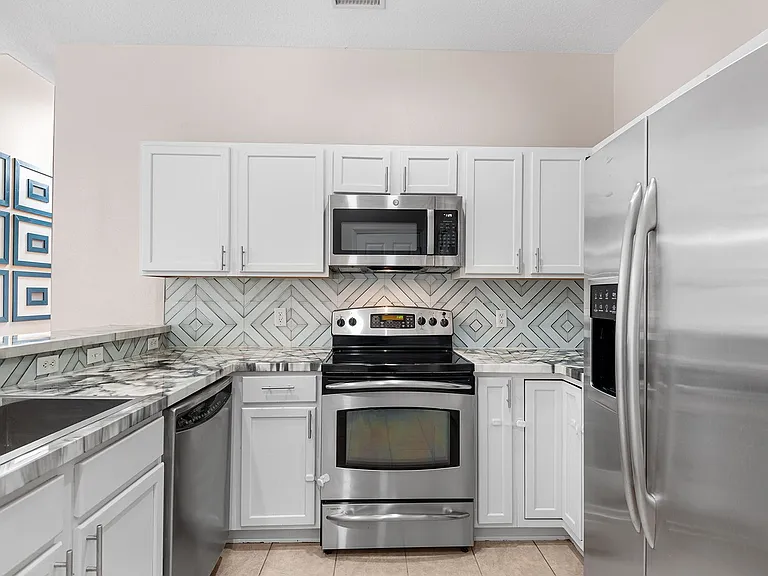 10077 Moorshire Cir — Photo 6