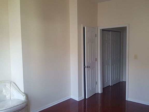 2nd image of 8 Stanhope St Floor 1