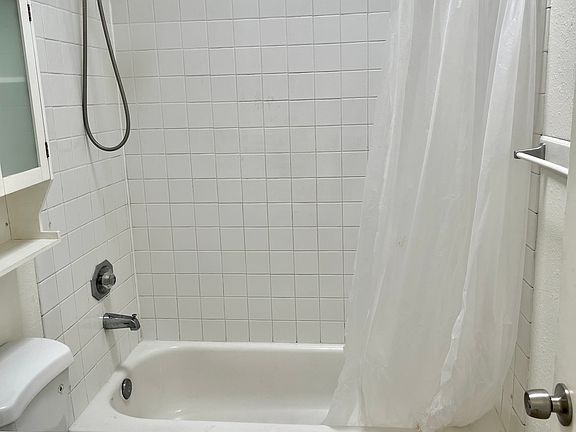 3rd image of 3409 N Fontana Ave #4
