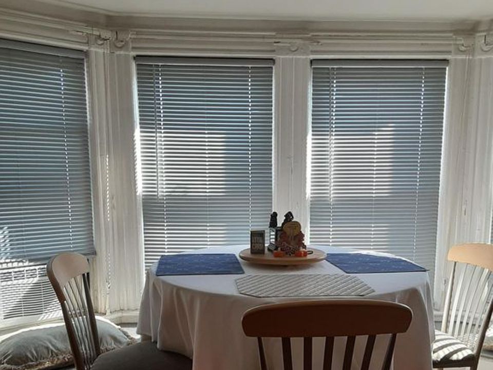 Dining over main Street