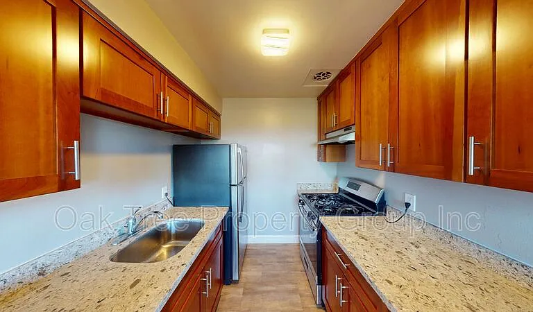 845 Macarthur Blvd #2 — Photo 5