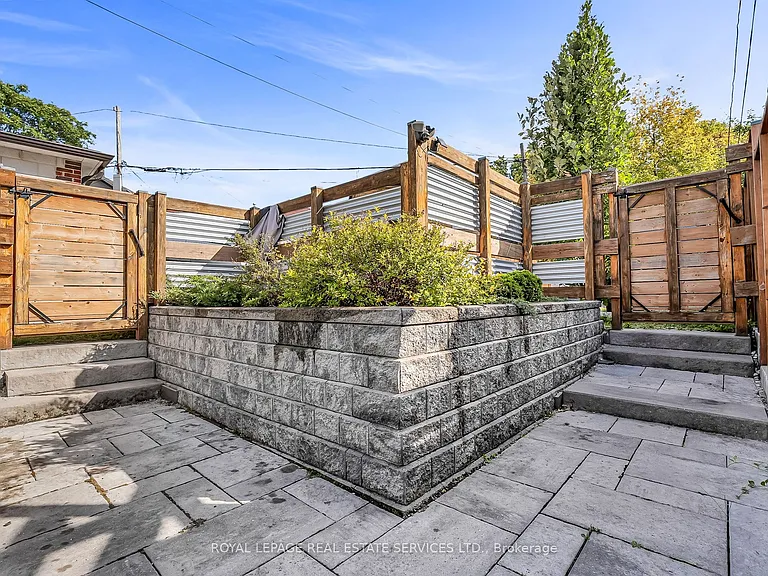 439 Winona Dr #C — Photo 40