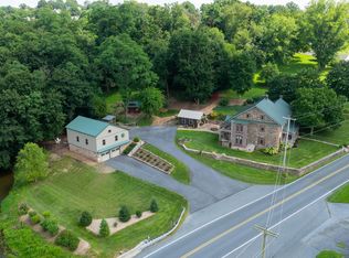 335 N Clay Rd, Lititz, PA 17543