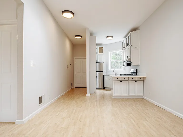 136 Beulah St #2 — Photo 6
