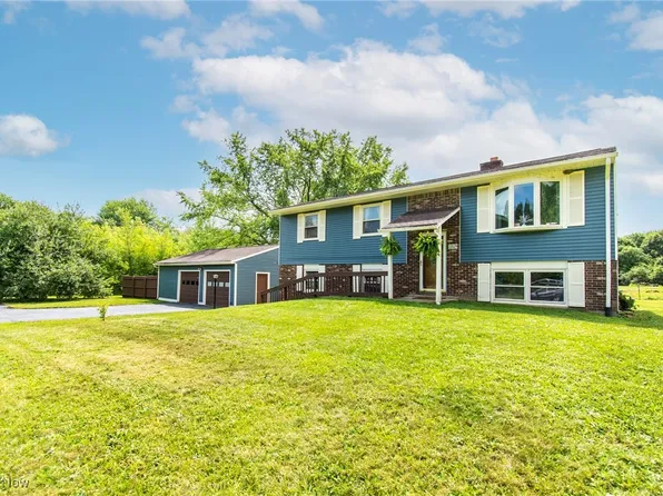 22029 N Benton Rd W, North Benton, OH 44449