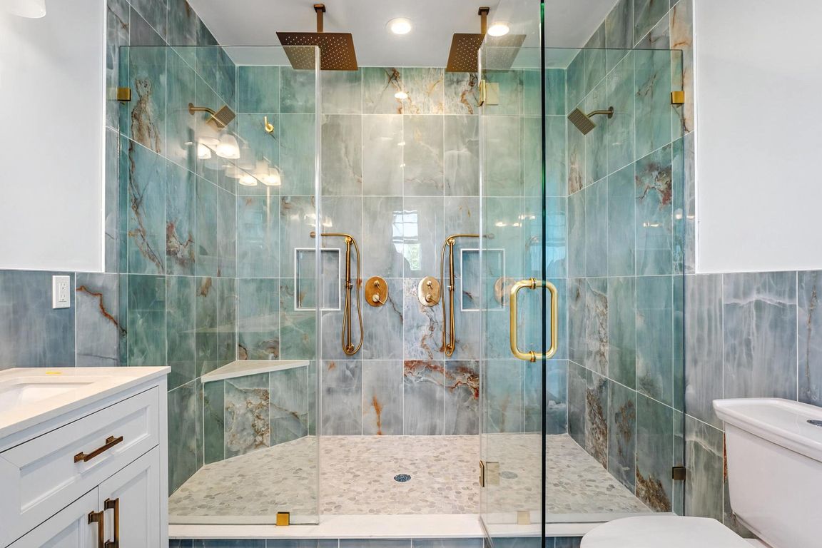 next background image