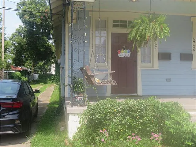 5724 Rosemary Pl — Photo 2