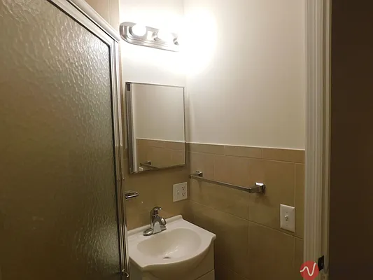 Rented by Wave Real Estate Group | media 28