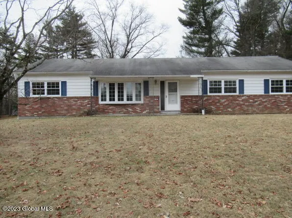 12 Terrace Court, Ballston Lake, NY 12019