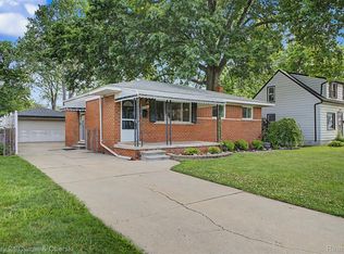29192 James St, Garden City, MI 48135