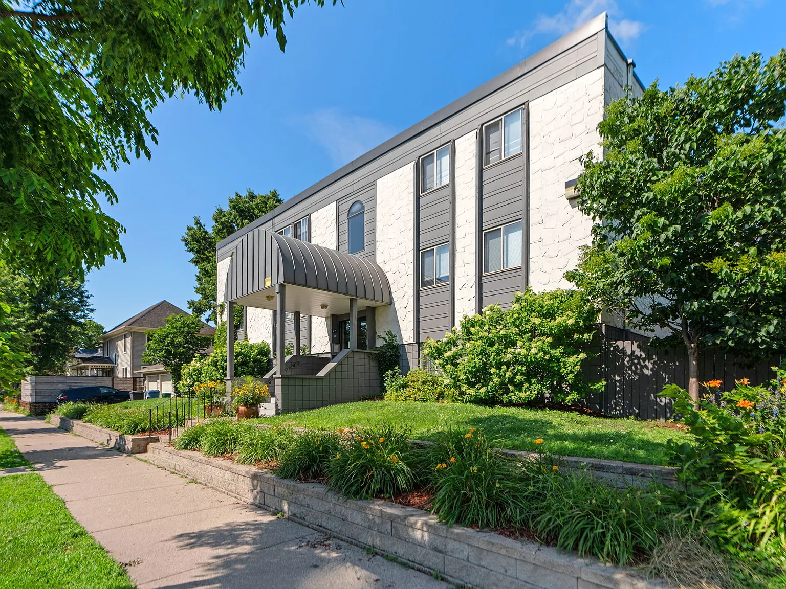 Morrison Village Apartments — Photo 2
