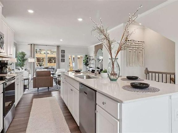 7th image of this home