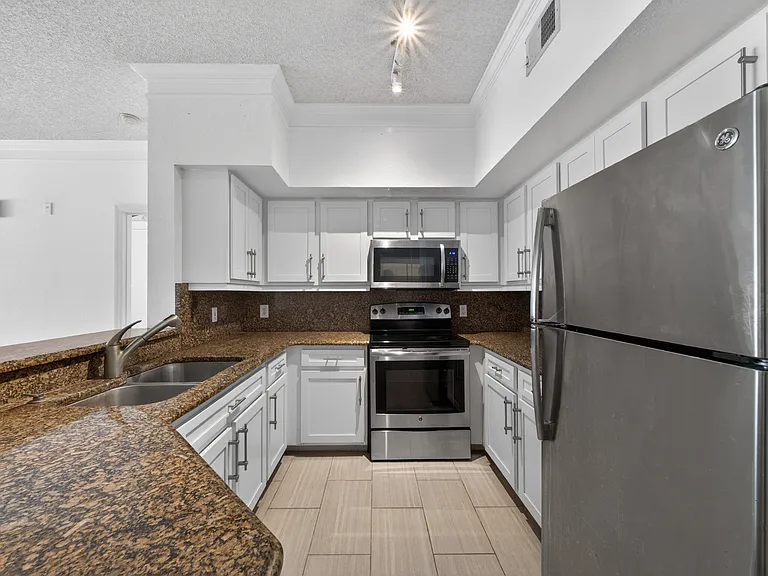 13003 Plantation Park Cir #1311 — Photo 12