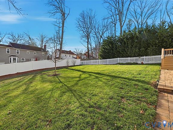 3rd image of 13201 Glenmeadow Ct